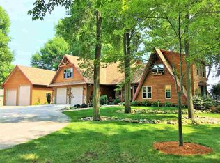 2772 Kunzer Beach Ln, Little Suamico, WI 54141