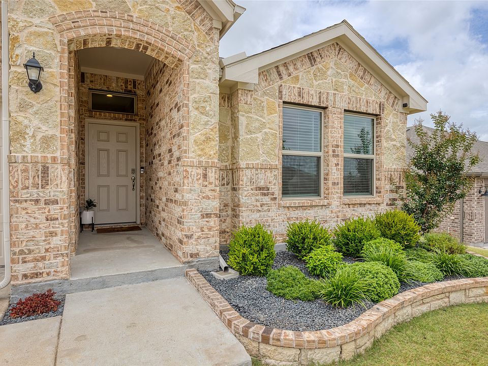 1st image of 1825 Agarito Dr