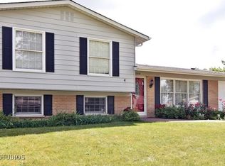 7891 Pebblebrook Cir, Hanover Park, IL 60133