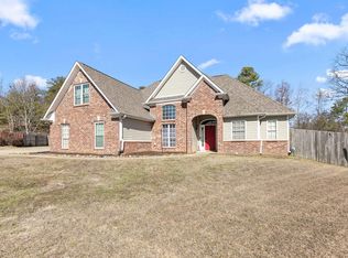638 Camden Cove Ln, Calera, AL 35040
