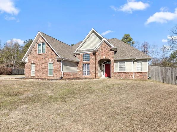 638 Camden Cove Ln, Calera, AL 35040