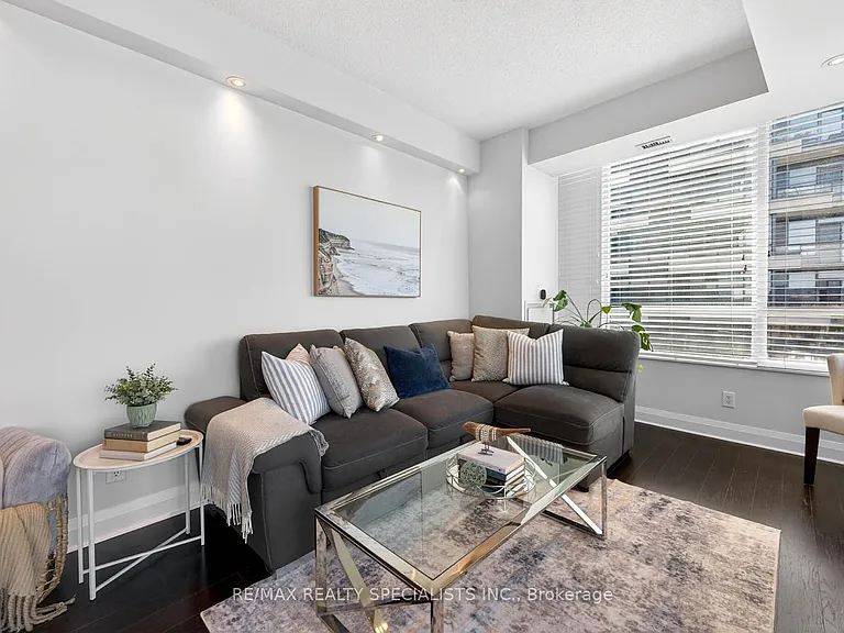 1 Hurontario St #306 — Photo 19