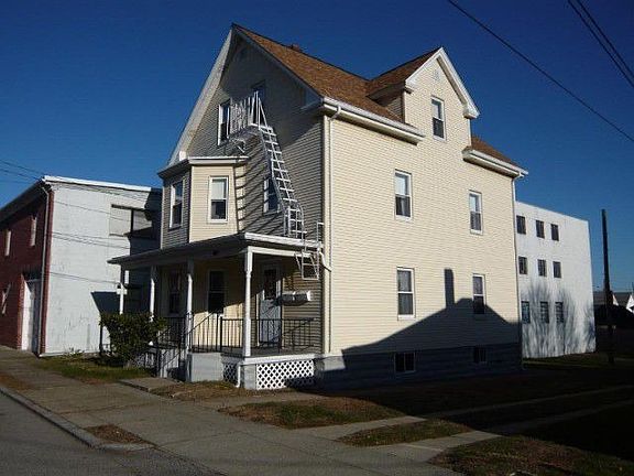 2nd image of 10 Berkeley St