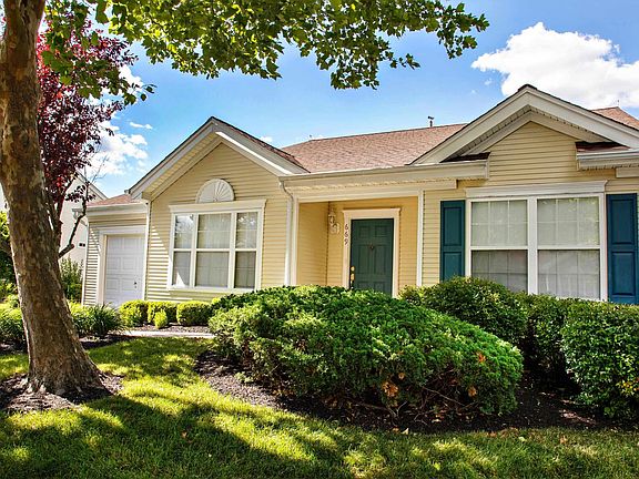 4th image of 669 Chancery Ln #669