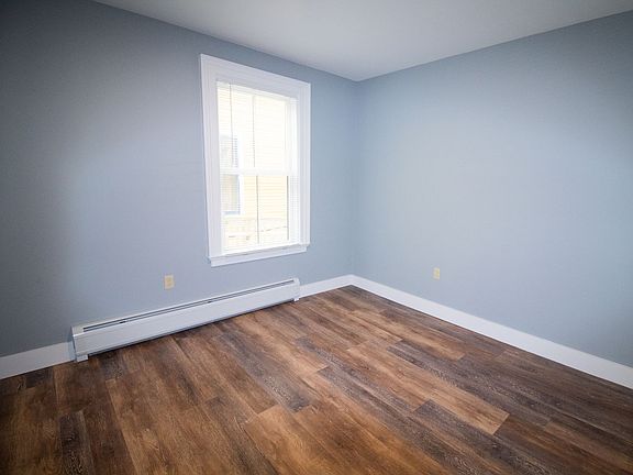 5th image of 219 Pleasant St #8