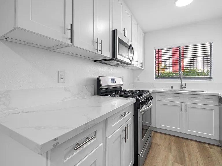 12726 Matteson Ave — Photo 1