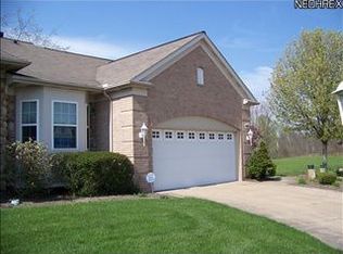 3005 Country Club Cir, Twinsburg, OH 44087