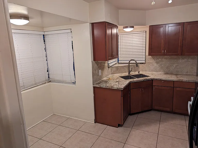 1309 W Osborn Rd — Photo 3