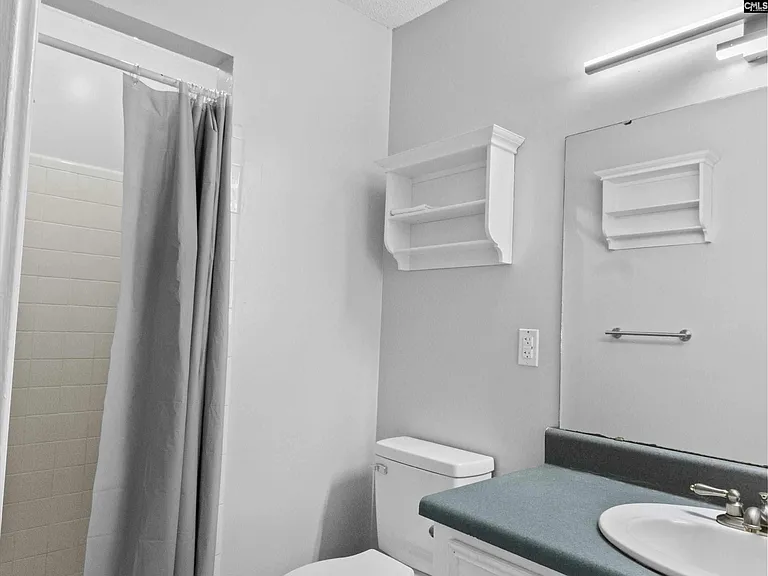 42 Halton Ct — Photo 2
