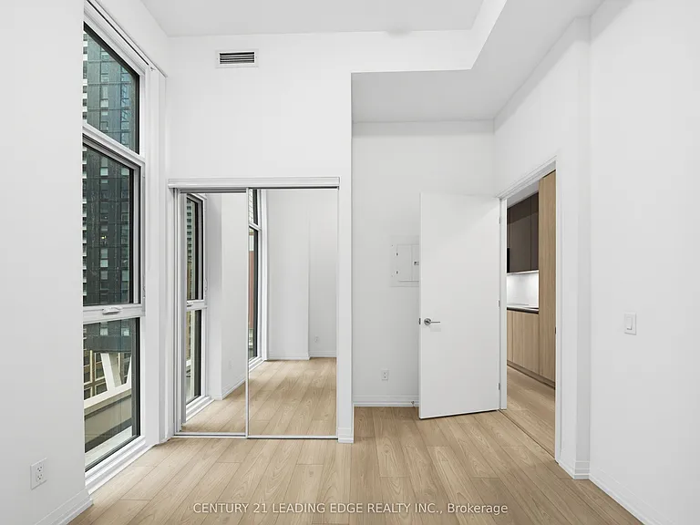 400 King St W #908 — Photo 24