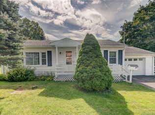 198 Evergreen Cir, Middletown, CT 06457