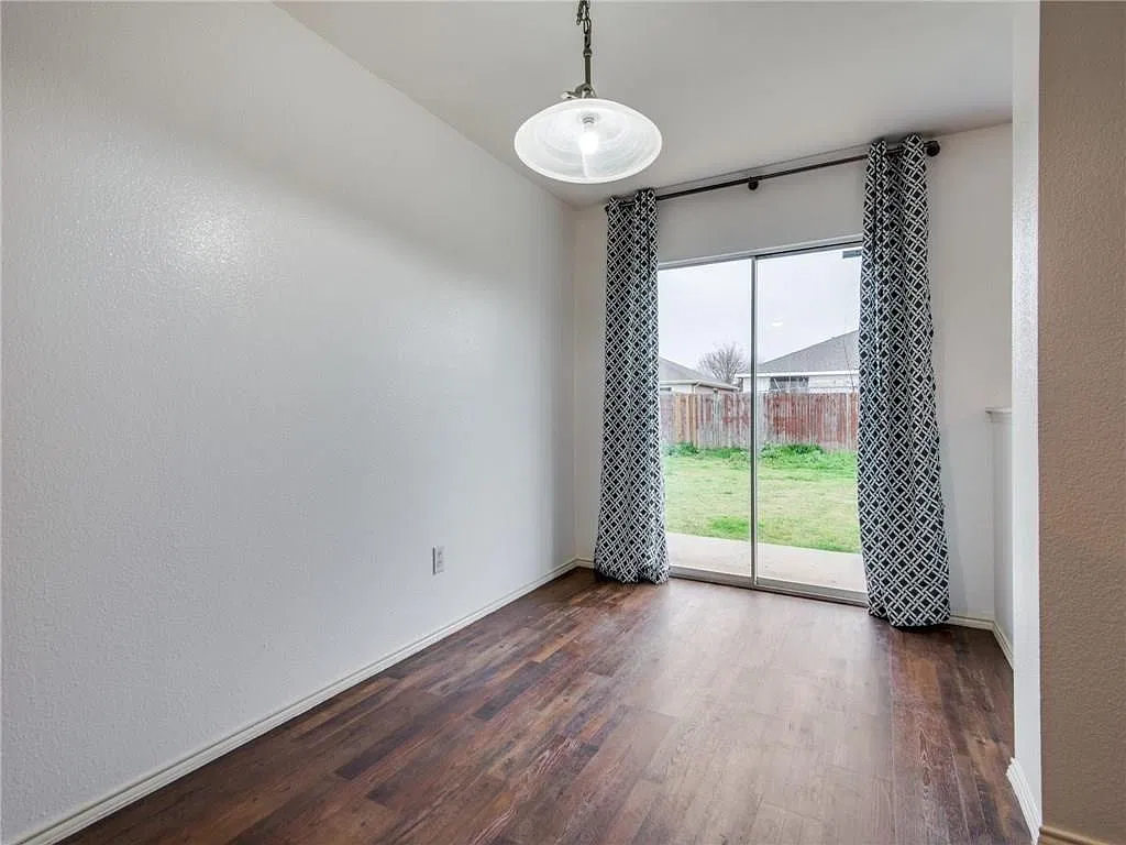 4beds 2.5baths sweet home in Little elm — Photo 2