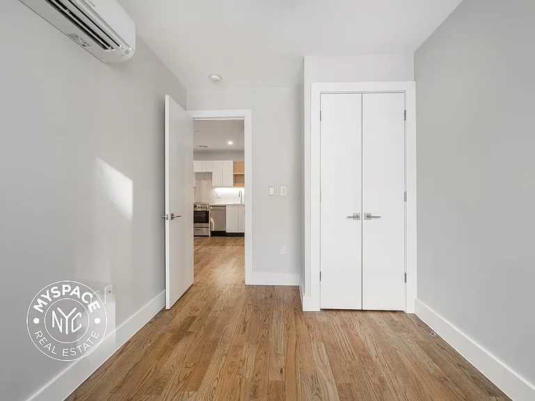 996 Carroll St #4R — Photo 3