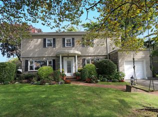 244 Kent Dr, Hewlett, NY 11557