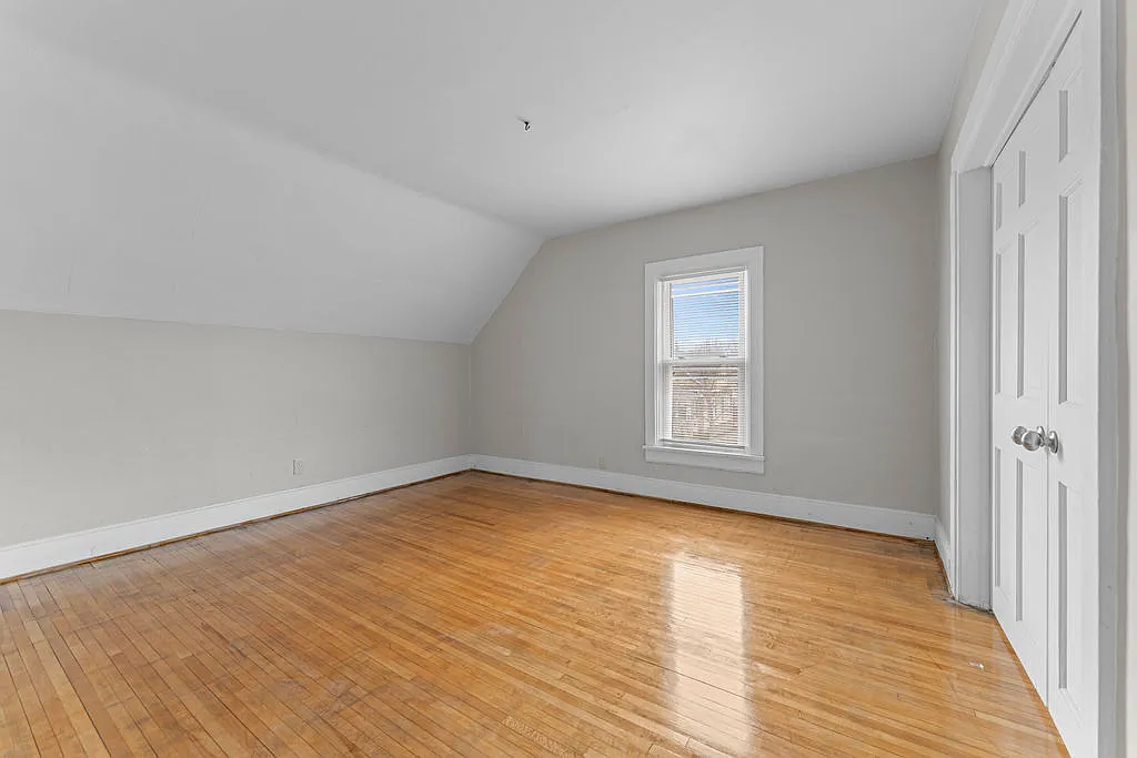1707 Jefferson St - A- Up... — Photo 2