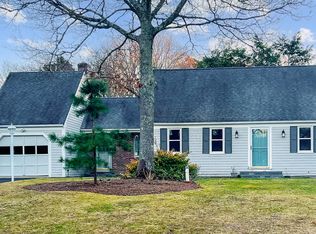 38 Prince Hinckley Rd, Centerville, MA 02632