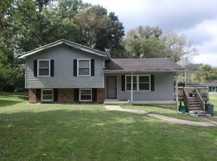 26 Highview Ln, Belleville, IL 62223