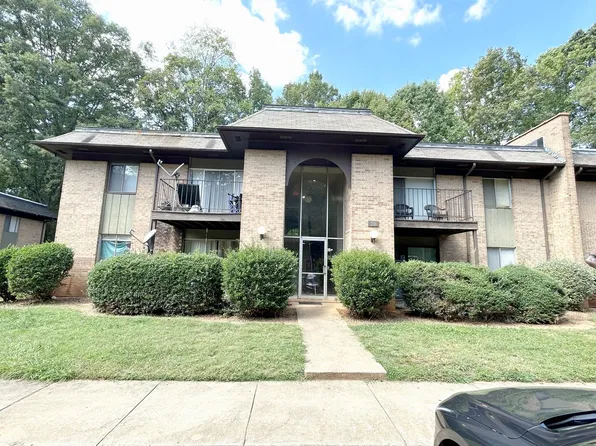 301 Orchard Trace Ln, Charlotte, NC