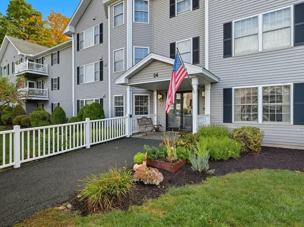 24 Green Leaves Dr Unit 402, Amherst, MA 01002