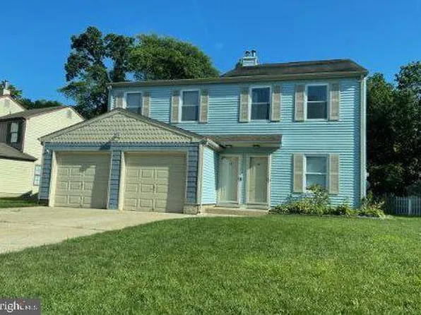 8 Maynard Dr, Sicklerville, NJ 08081