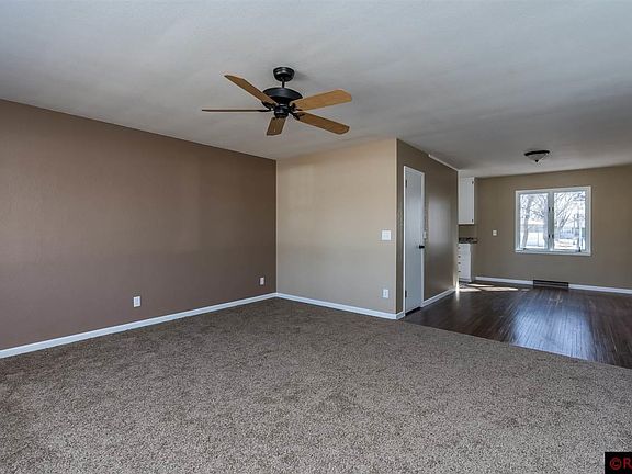 4th image of 318 N 2nd Ave E