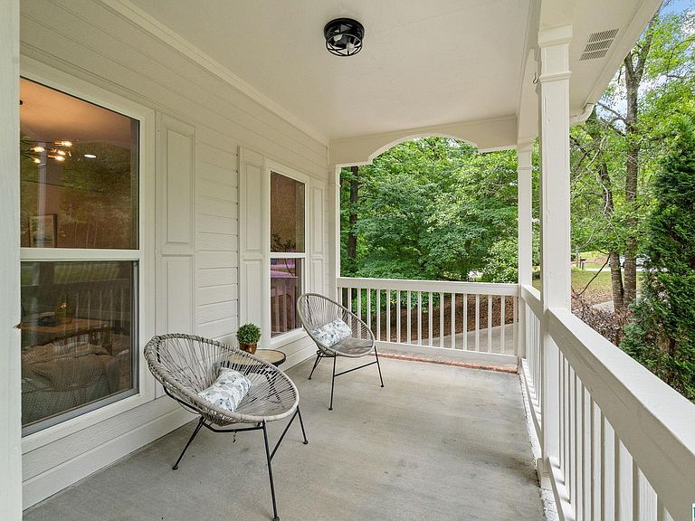 Listing photo 4