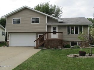 406 4th St NE, Hayfield, MN 55940