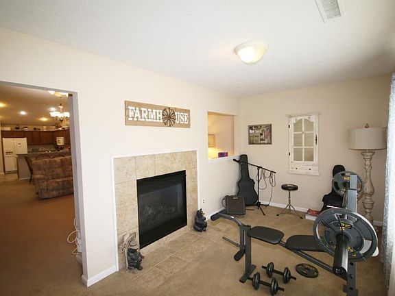 4th image of 4914 Franklin Villas Dr