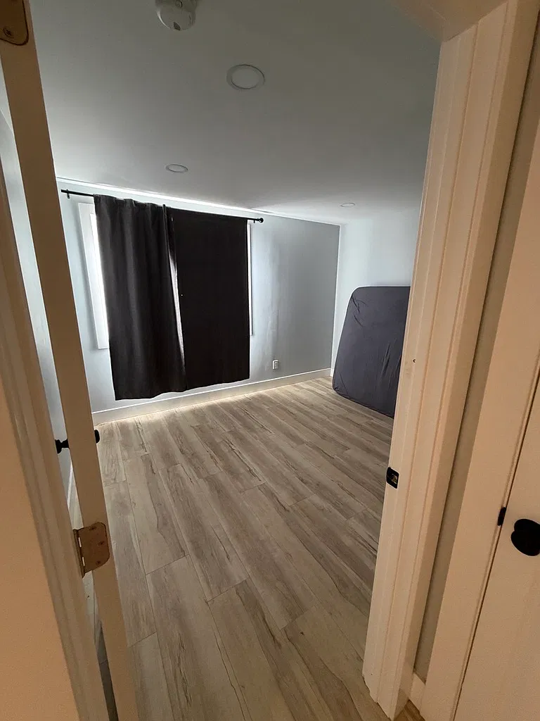 2 bed, 700 sqft, $1,600 — Photo 2