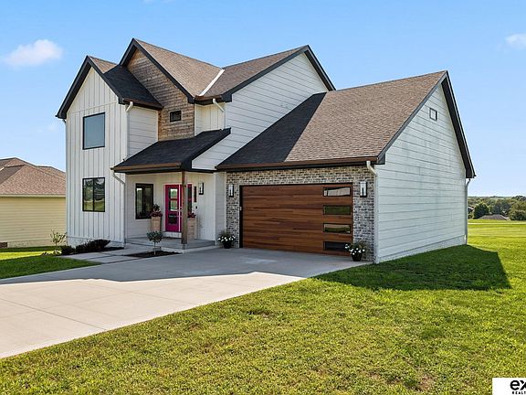 4th image of 8602 Lake Ridge Dr