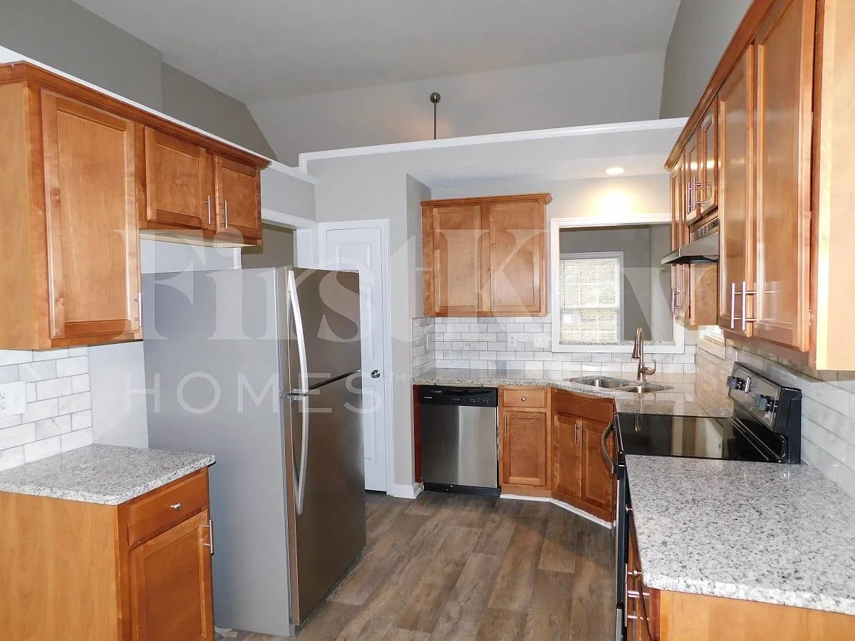 5 bed, 3.0 bath, 2218 sqft, $2,780 — Photo 4