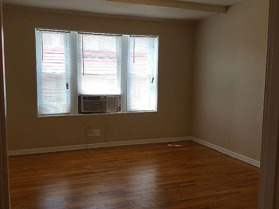 4th image of 4206 Hereford St APT 1N