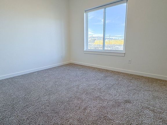 4th image of 991 Covey Run Rd #302