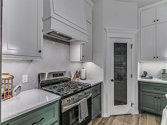 5th image of 8733 Poppey Pl