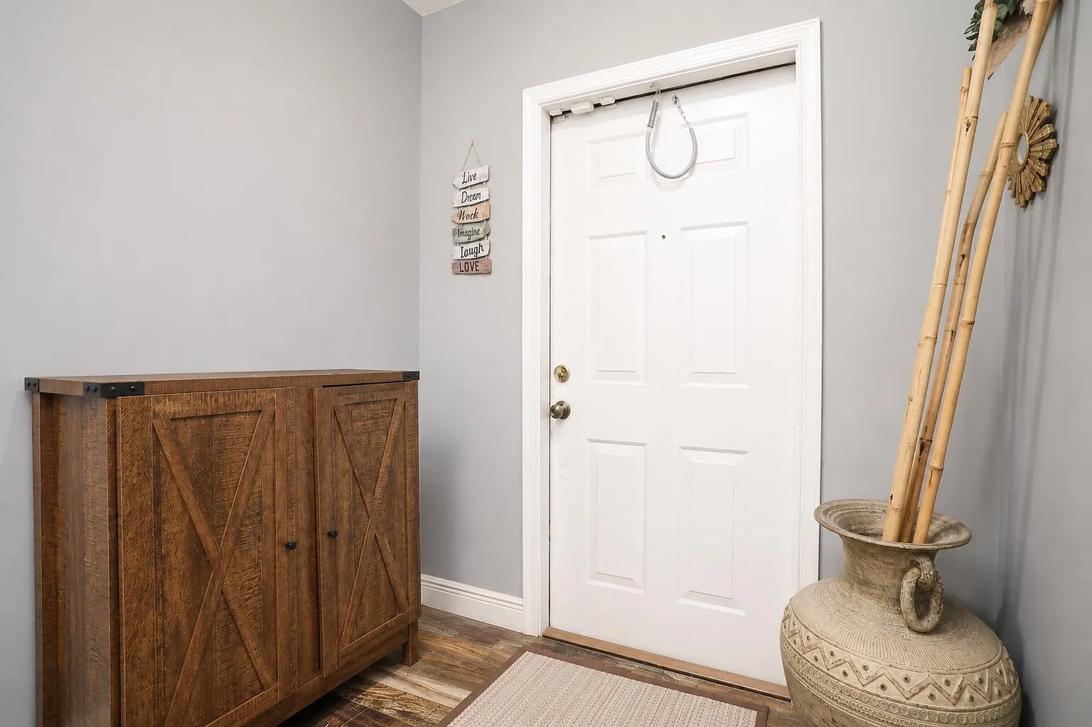 2 bed, 2.5 bath, 1080 sqft, $2,500 — Photo 4