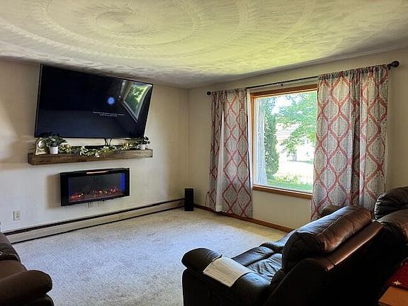 5th image of 101 Jenks St