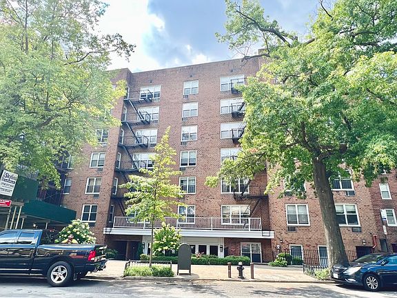 2nd image of 4430 Douglaston Pkwy APT 6E