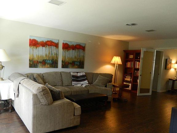 4th image of 1411 Evans St