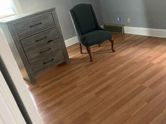 3rd image of 15809 Grovewood Ave #2