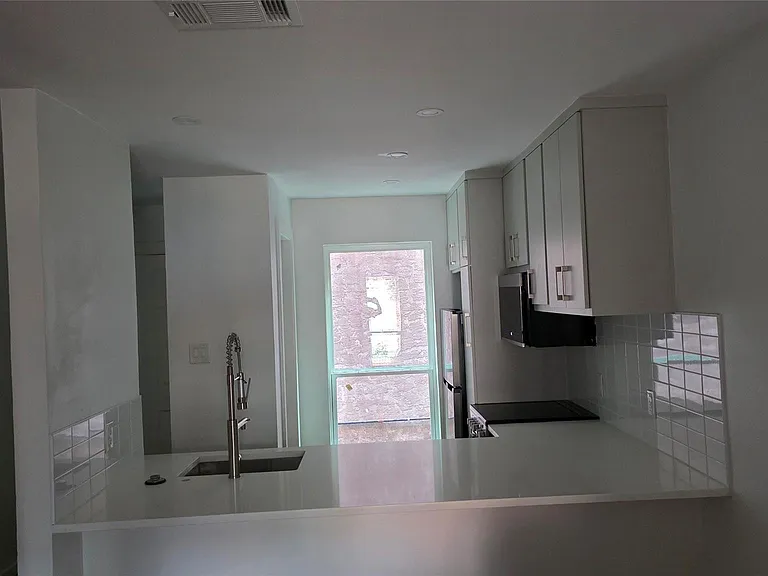 1205 Autrey St #5 — Photo 4