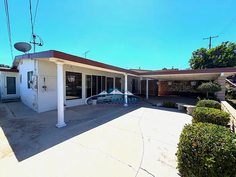 1630 Miracosta St — Photo 29