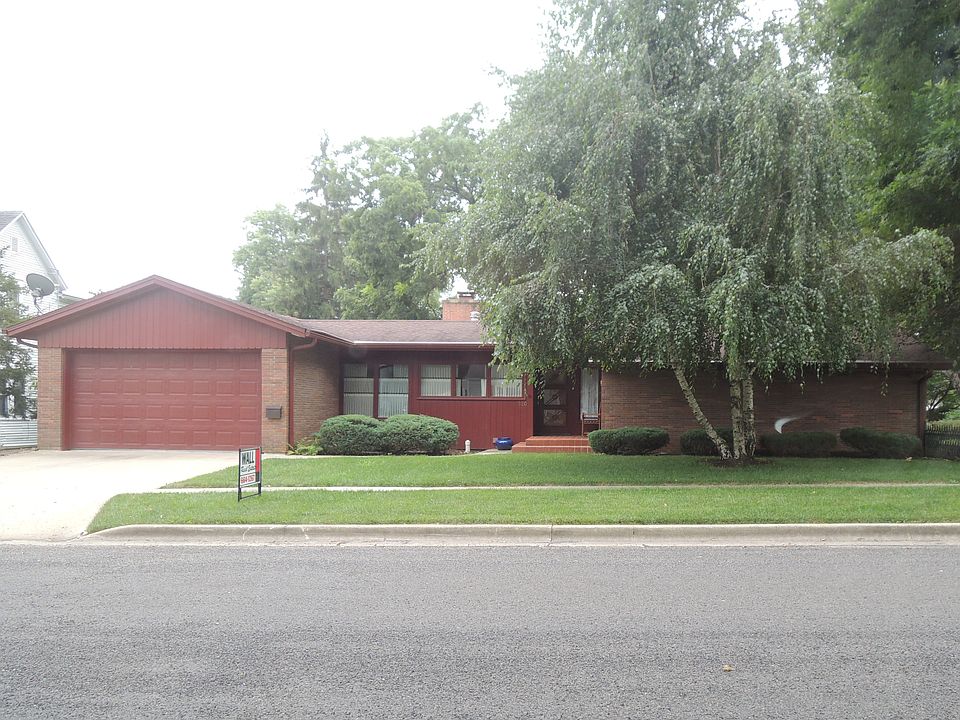 1st image of 320 E Winter Ave