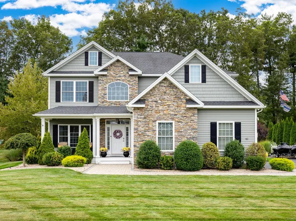 42 Whistling Straits Drive, Southington, CT 06489
