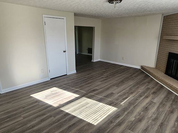 3rd image of 1649 Windemere Dr