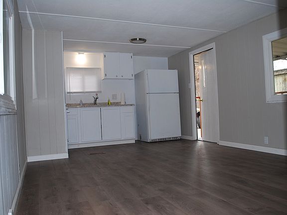 Kitchen/ Living Room