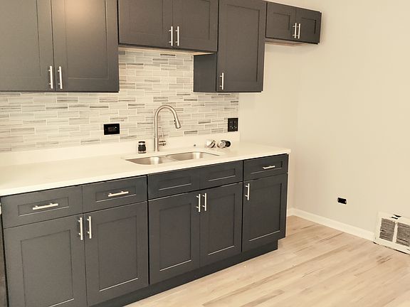 3rd image of 8219 S King Dr #2W