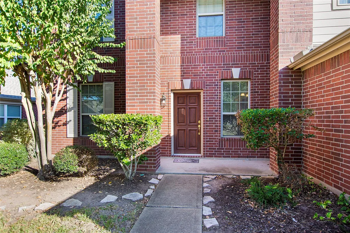 Building Photo - 5310 Meadow Canyon Dr