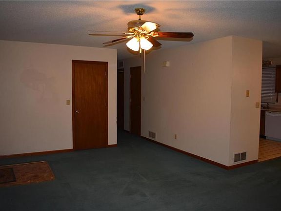 4th image of 302 N 10th St