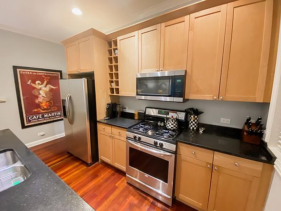 5th image of 1877 N Winnebago Ave #1E