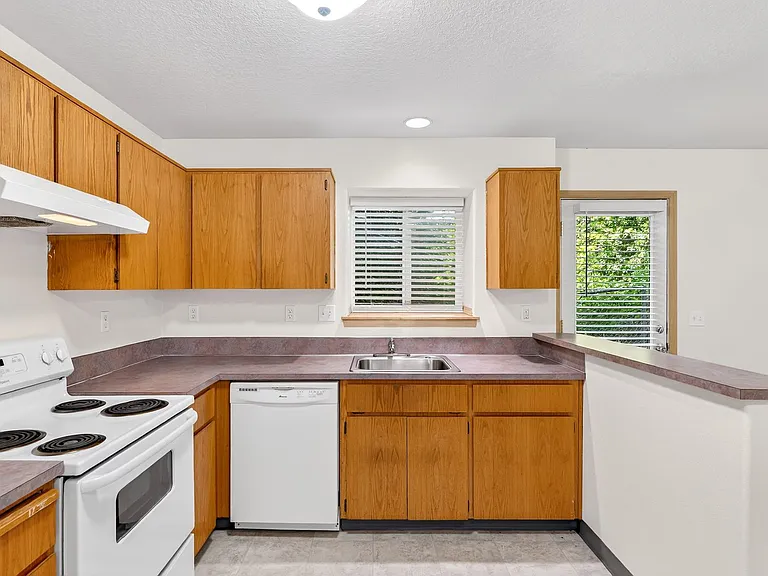4837 NE 102nd Ave — Photo 7